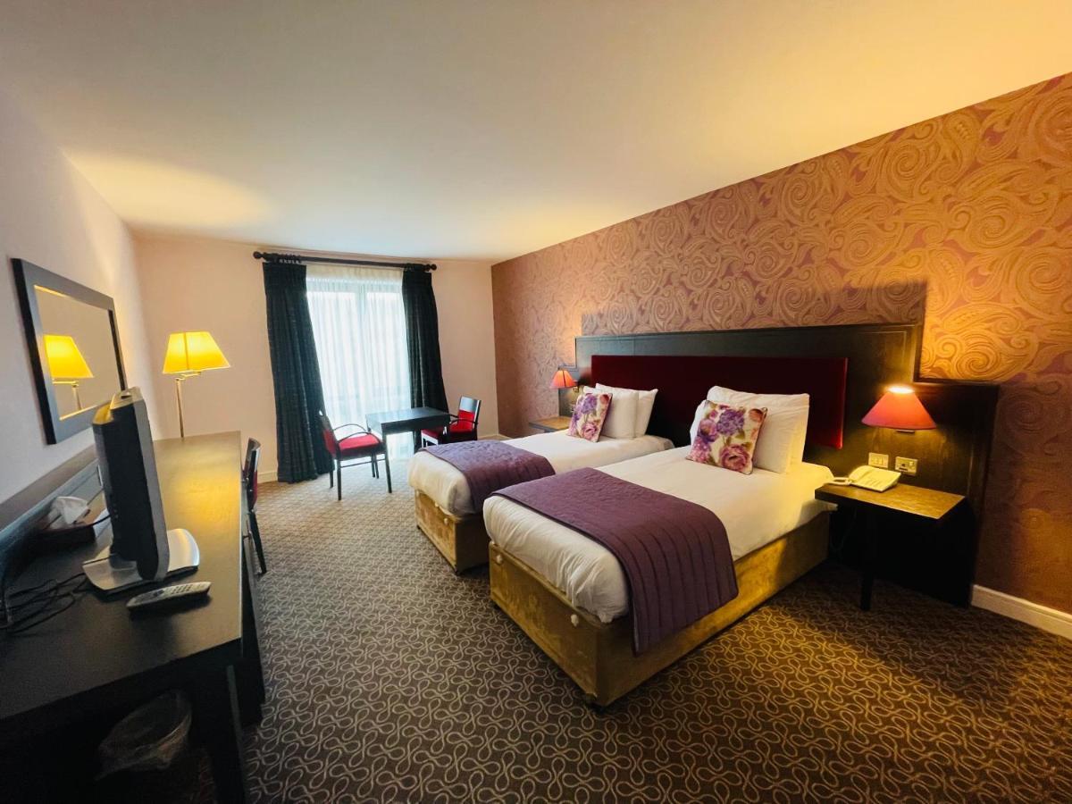 Burren Atlantic Hotel & Holiday Cottages Ballyvaughan Extérieur photo