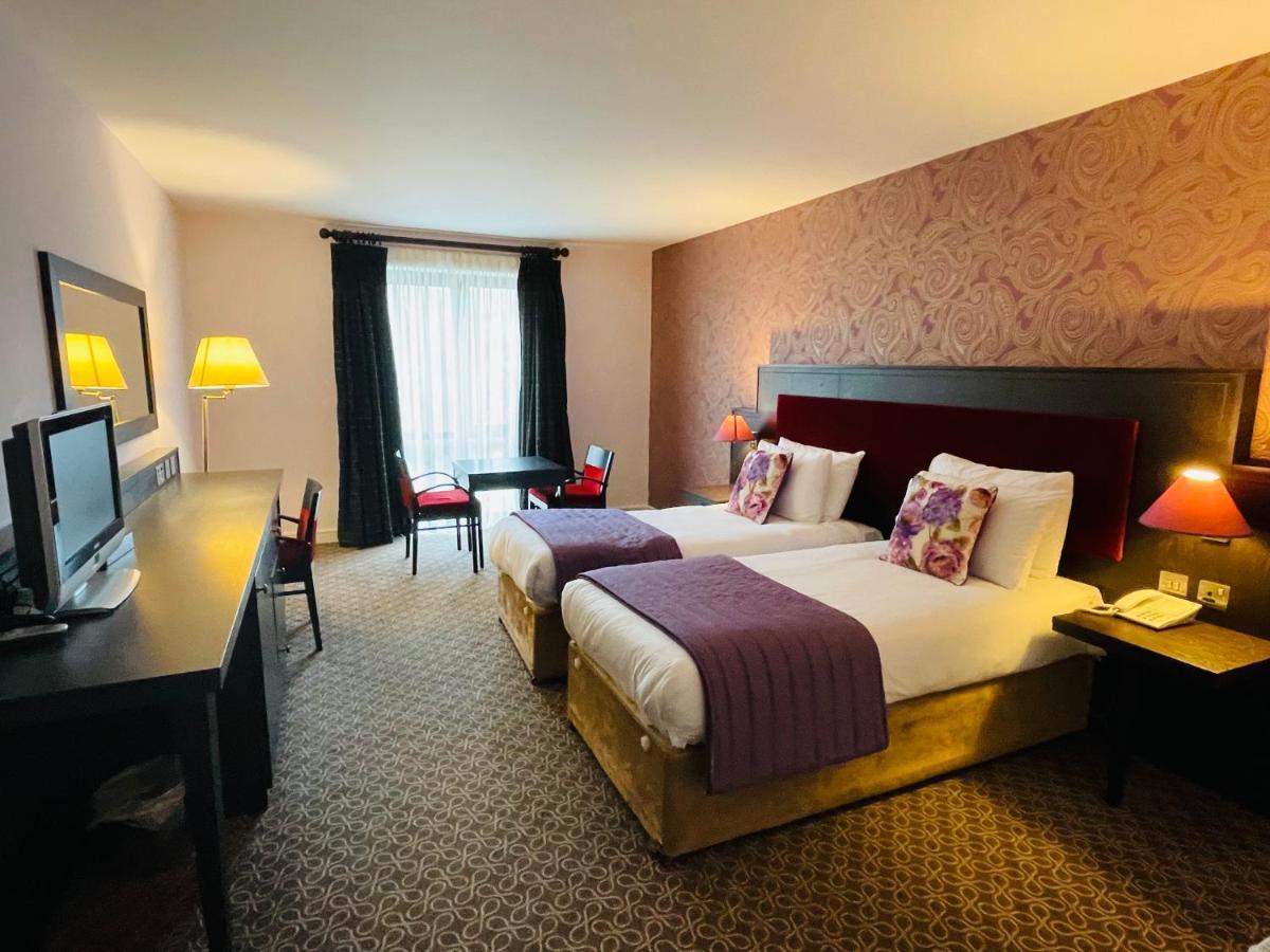 Burren Atlantic Hotel & Holiday Cottages Ballyvaughan Extérieur photo