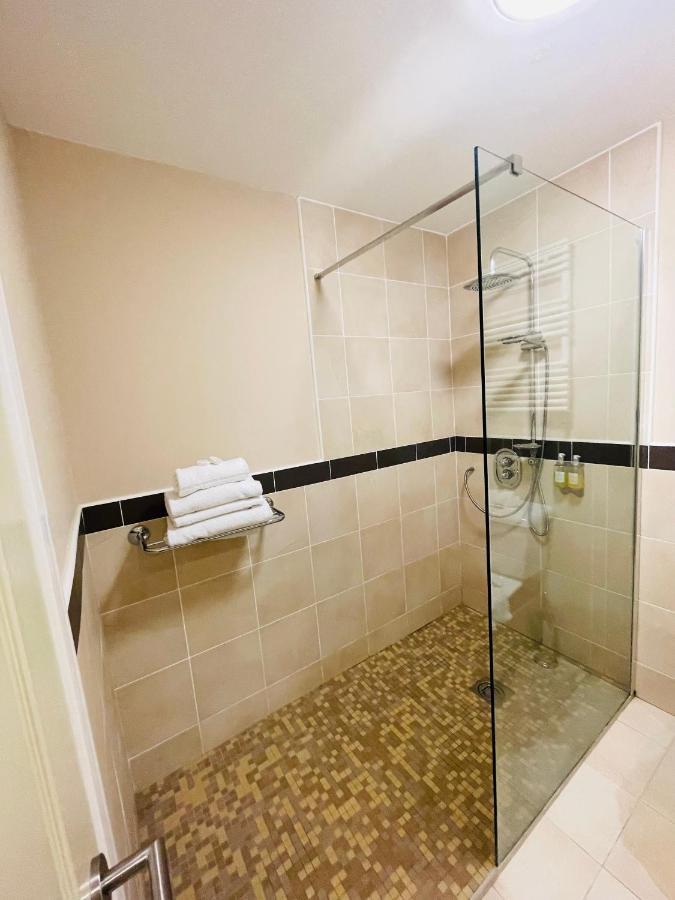 Burren Atlantic Hotel & Holiday Cottages Ballyvaughan Extérieur photo
