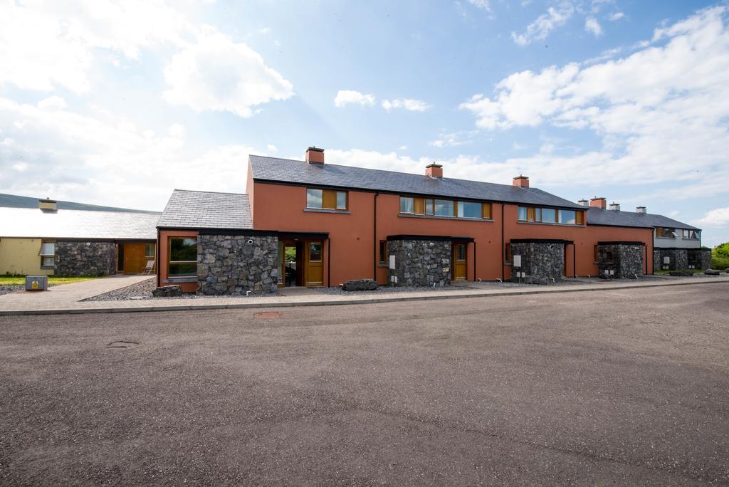 Burren Atlantic Hotel & Holiday Cottages Ballyvaughan Extérieur photo
