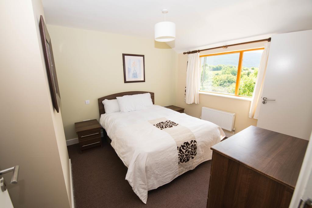 Burren Atlantic Hotel & Holiday Cottages Ballyvaughan Extérieur photo