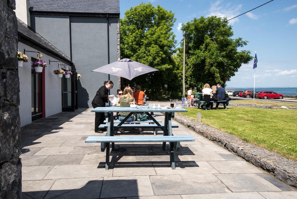 Burren Atlantic Hotel & Holiday Cottages Ballyvaughan Extérieur photo