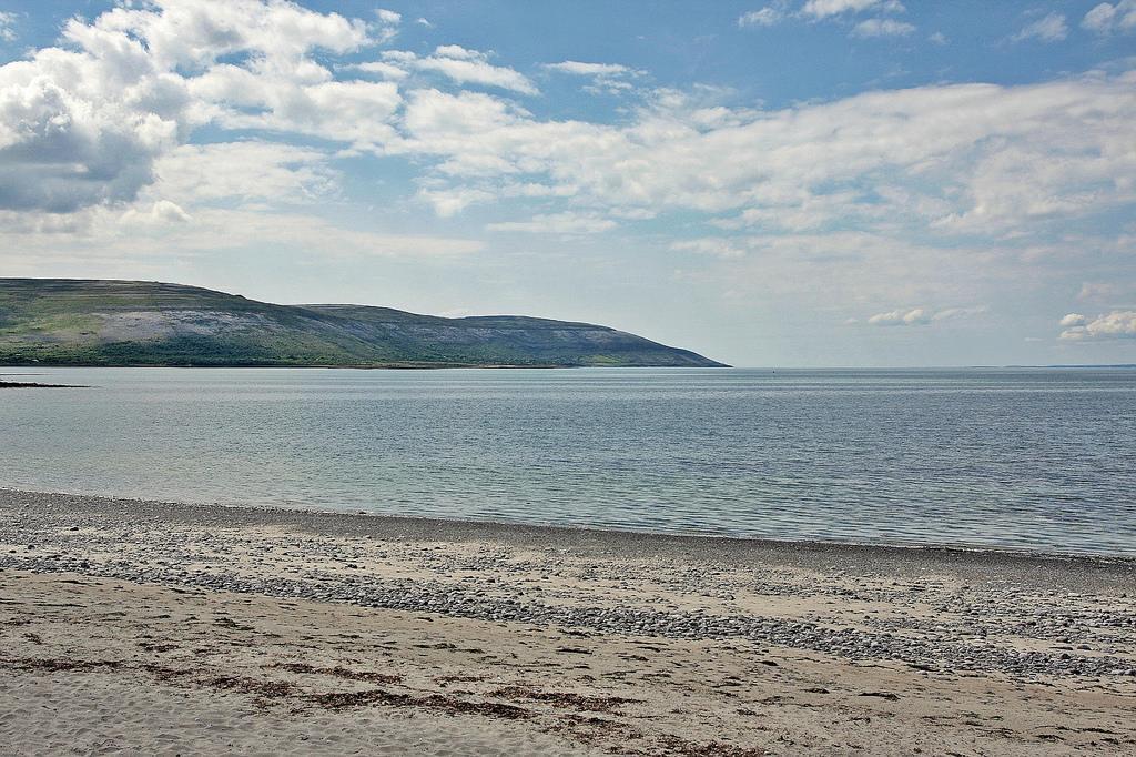 Burren Atlantic Hotel & Holiday Cottages Ballyvaughan Extérieur photo